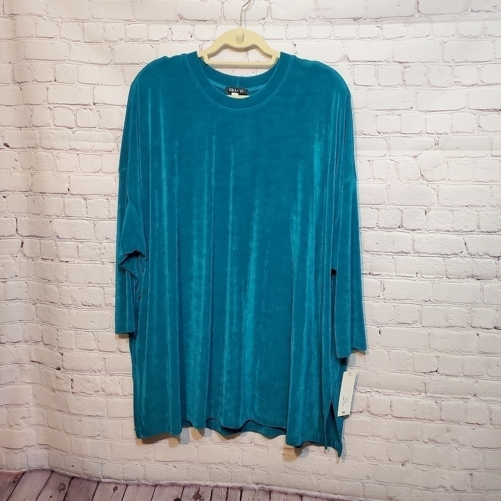 NWT! VICKY VI SHIRT